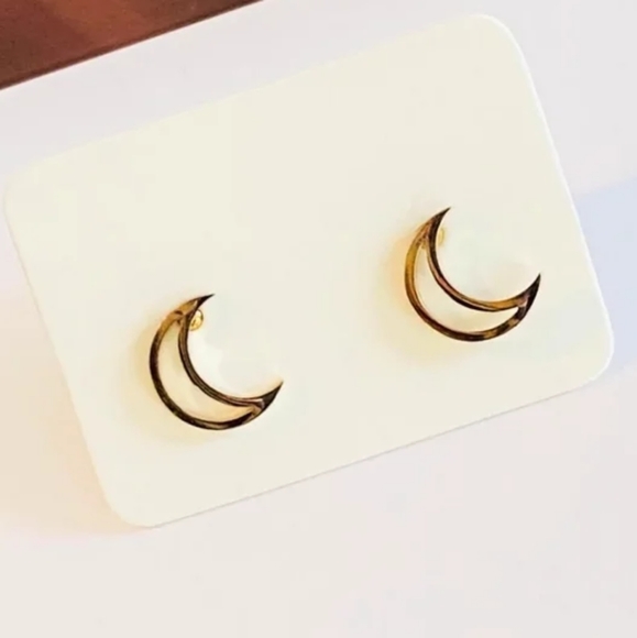Bee Amazd Jewelry - Bee Amazd Dainty Minimaliatic Crescent Moon Stud Gold Tone Earrings